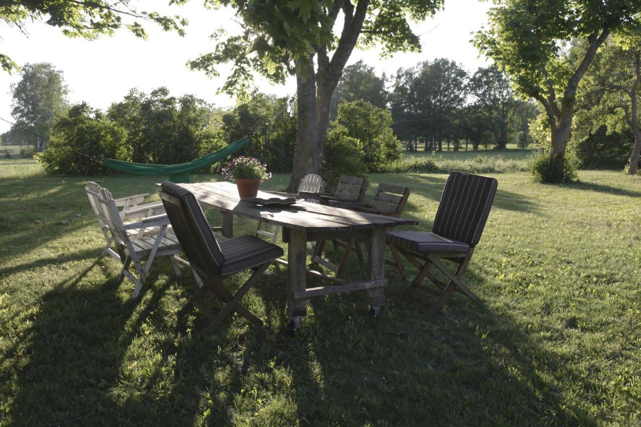 Bed and Breakfast Stora Mellings Gard Klintehamn Esterno foto